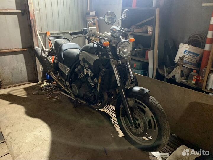 Yamaha V-MAX 1200