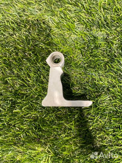 Петля двери передней левой Volkswagen Jetta 7 2019