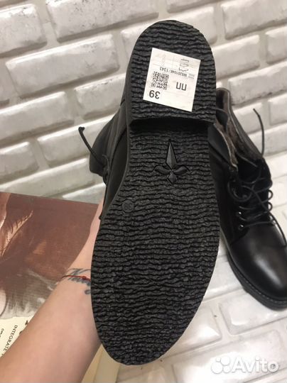 Новые зимние ботинки 39 размер нат.кожа/нат.мех