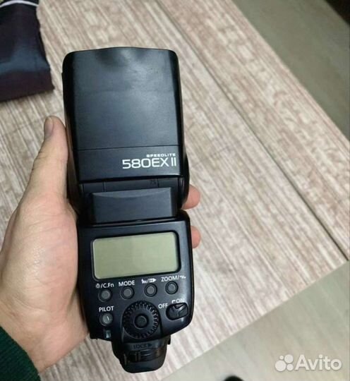 Вспышка Canon Speedlite 580EX II