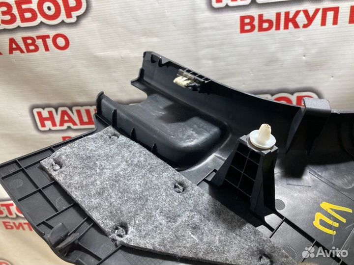 Накладка на порог салона передняя левая Kia Cerato