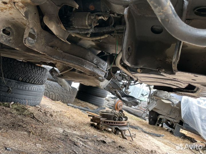 Передний подрамник на w140