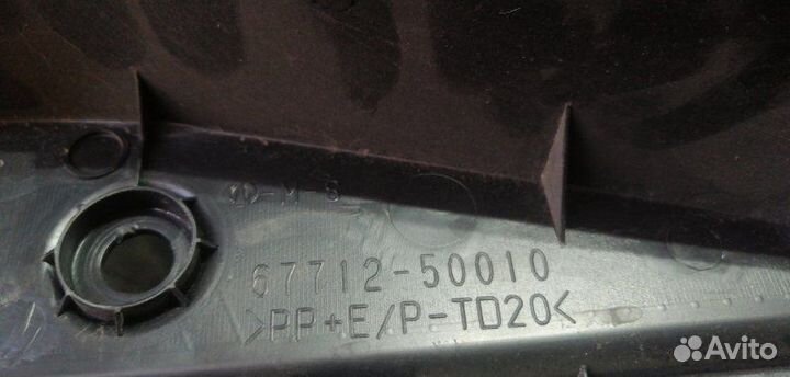 Накладка двери передняя левая Lexus Ls 600