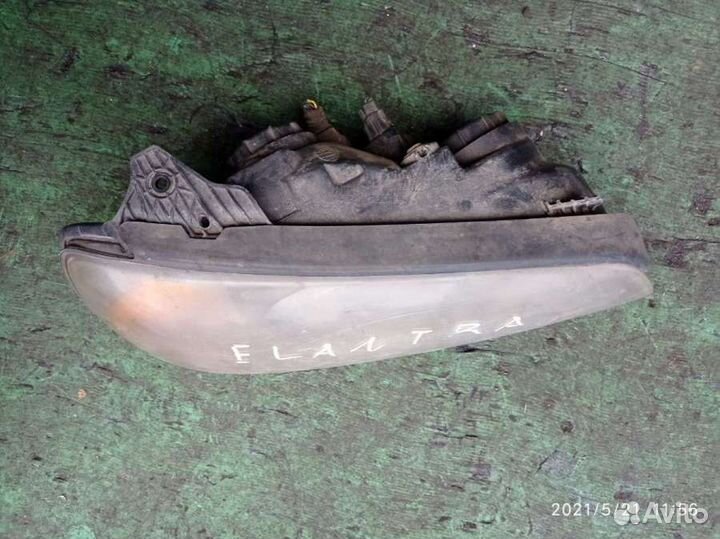 Фара передняя правая Hyundai Elantra XD 2002г