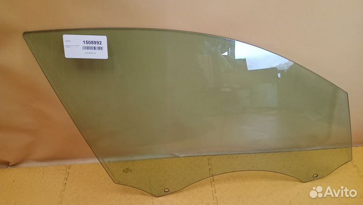 Стекло двери передней правой Q5