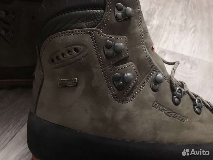Трекинговые ботинки мужские Trezeta 44 размера