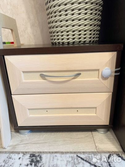 Тумбочка прикроватная