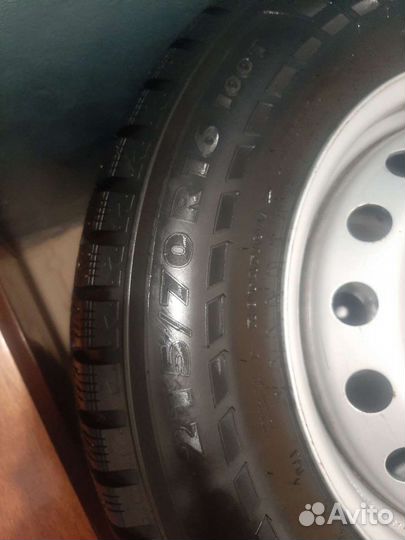 Nokian Tyres Hakkapeliitta 7 SUV 215/70 R16 100T