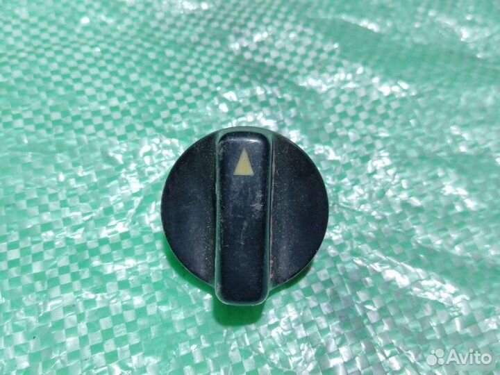 Тумблер отопителя Audi 80 B3 1989