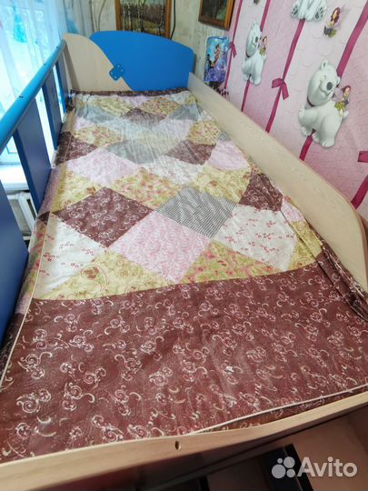 Детская кровать чердак со столом и шкафом бу