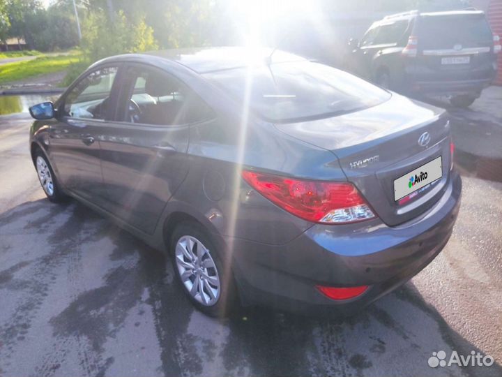 Hyundai Solaris 1.4 AT, 2011, 32 480 км