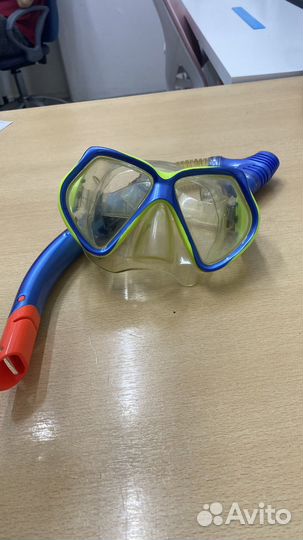 Маска с трубкой для плавания