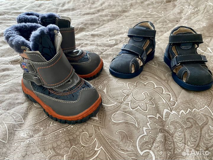 Продам детскую обувь