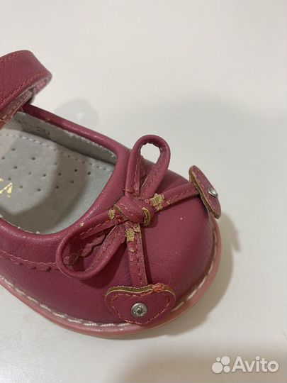 Туфли для девочки новые с дефектом