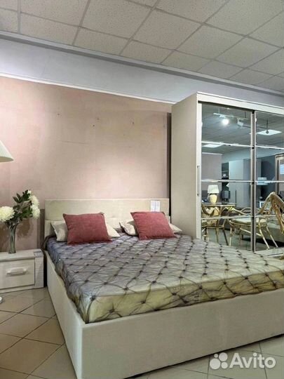 Кровать велюр бежевая 1.6