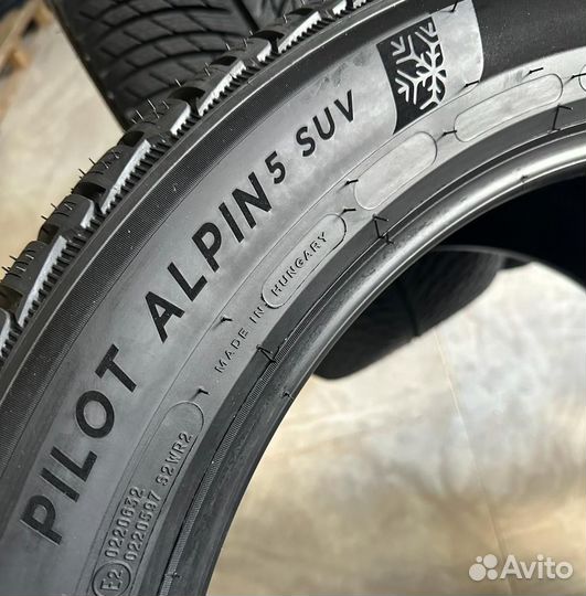 Michelin Pilot Alpin 5 SUV 325/40 R22 и 285/45 R22