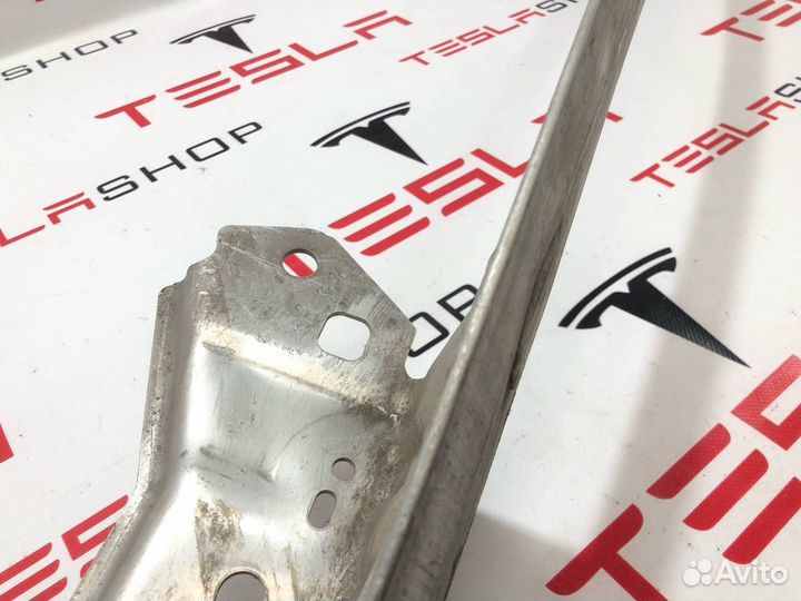 Усилитель переднего бампера нижний Tesla Model 3