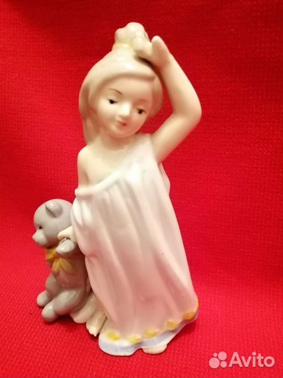 Девочка с мишкой