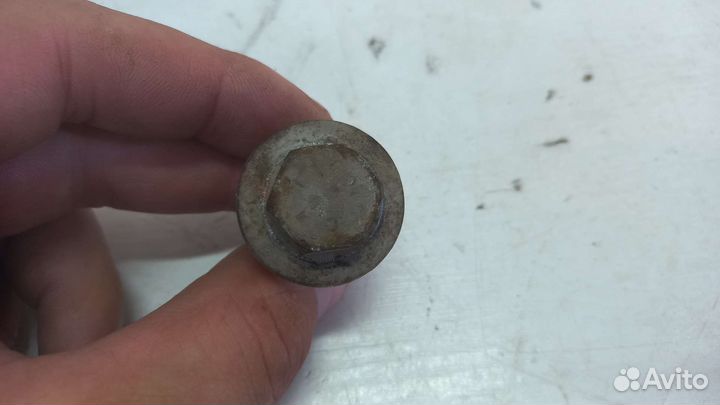 Болты крепления передней балки Renault Logan 2