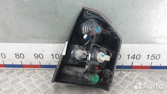 Фонарь задний левый chrysler 300C 1 (EEA18MX01)