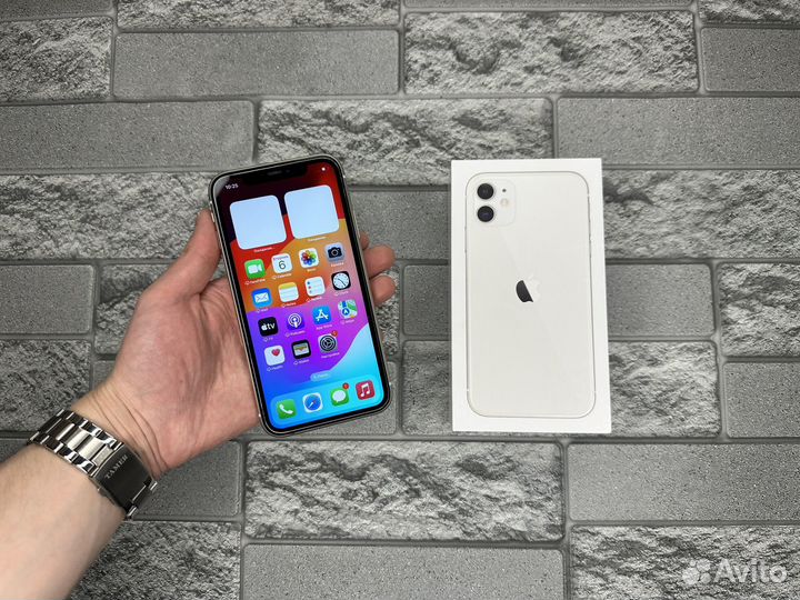 iPhone 11, 64 ГБ