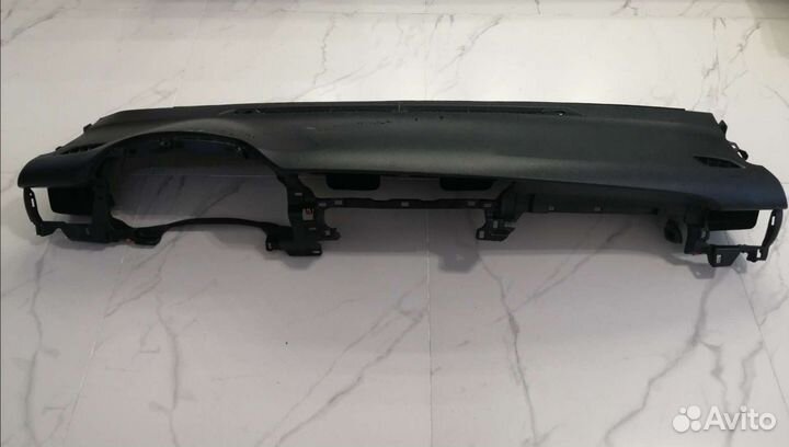 Торпедо Toyota Fortuner (приборная панель)