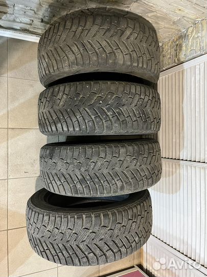 Toyo Observe Ice-Freezer 215/55 R17