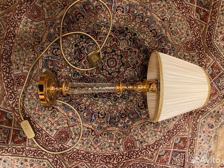 Лампа настольная