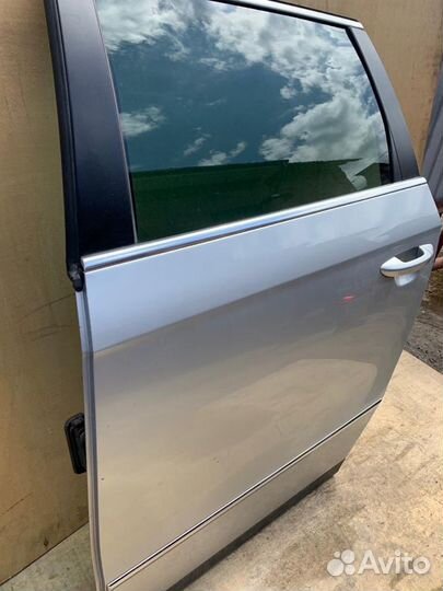 Дверь задняя левая VW Passat B6