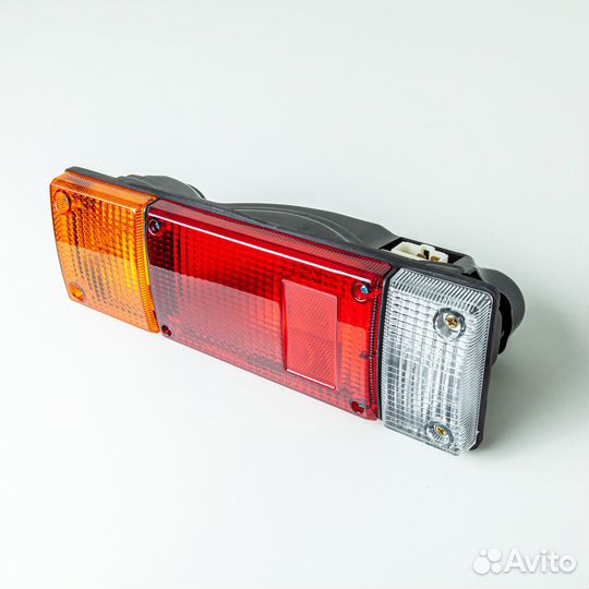 Стоп сигнал nissan atlas, левый/правый одинаковые
