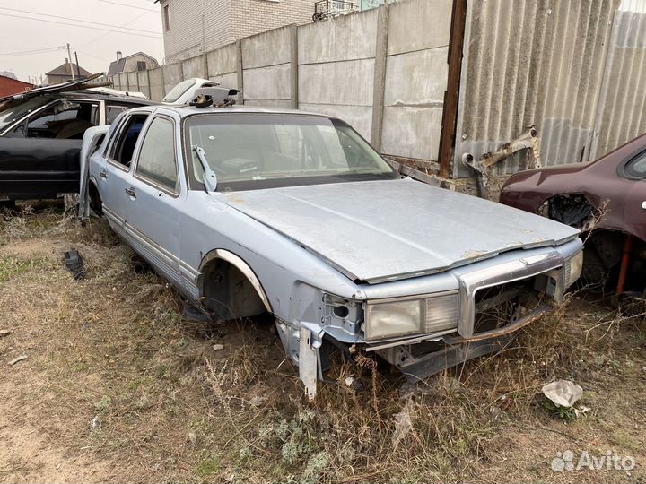 В разборе Линкольн таун кар