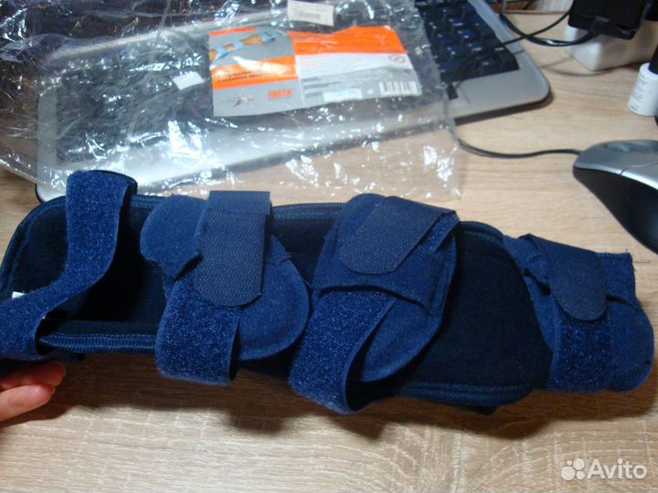 Тутор на лучезапястный сустав