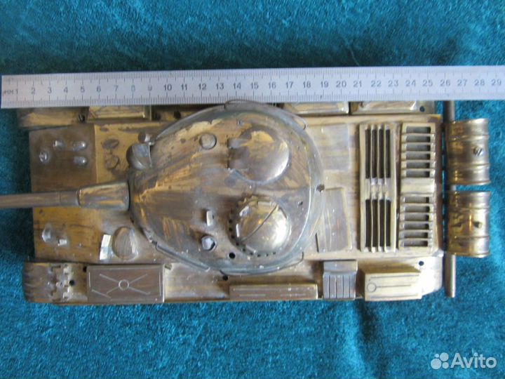 Модель советского танка. латунь