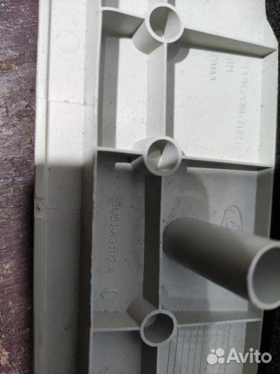 Обшивки задних стоек Ford Focus 3