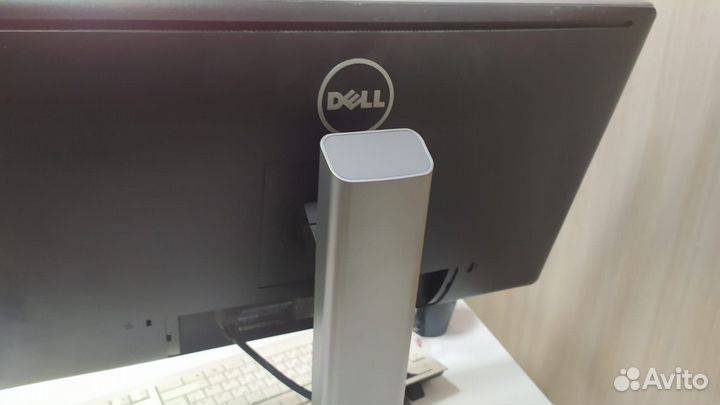 Монитор Dell 23