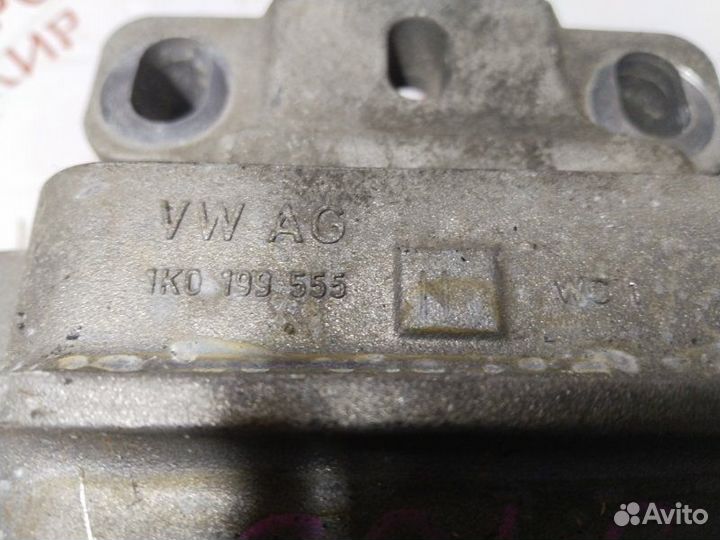 Подушка двигателя Audi A3 8P BSE 1.6 2008