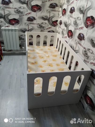 Детская кровать с бортиками Манеж