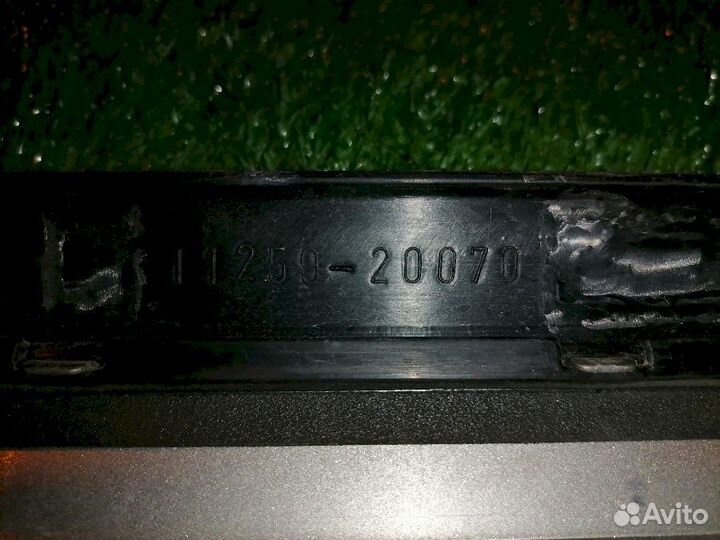 Декоративная крышка двс 11259-20070 Toyota Alphard