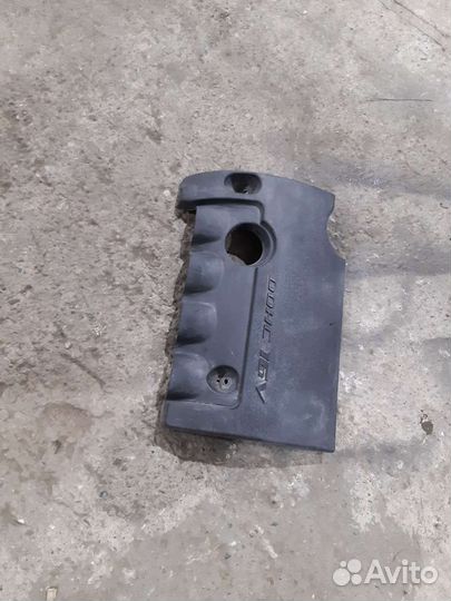 Kia Ceed ED крышка двигателя