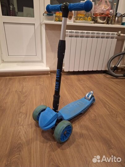 Детский самокат Zig Zag
