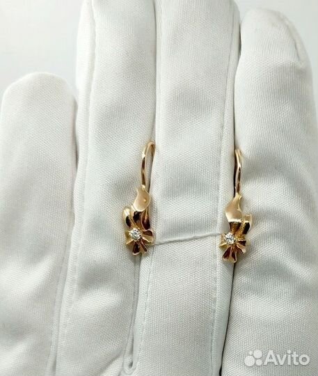 Золотые серьги с фианитом