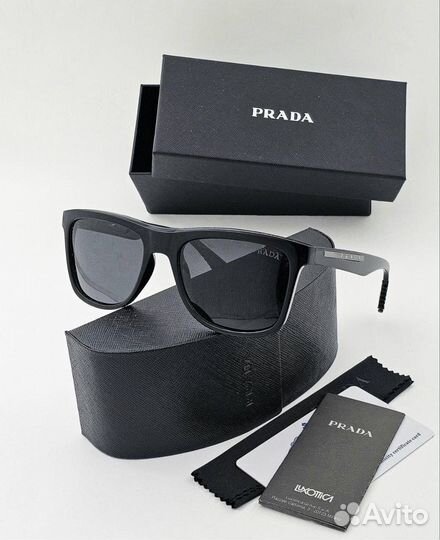 Солнцезащитные очки Prada