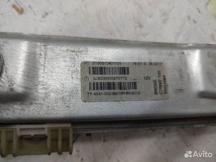 Стеклоподъемник передний левый мех. LADA Granta