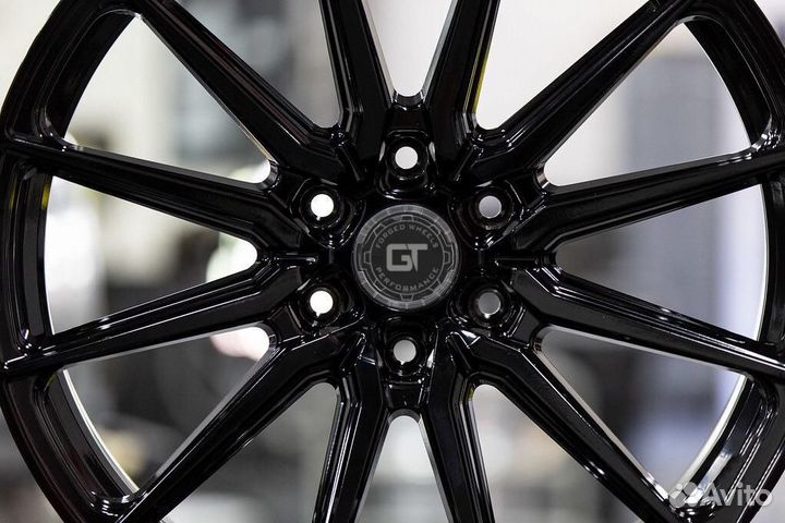 Диски кованые GT Performance R22 на Lexus LX570