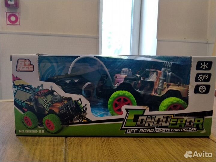 Машинка на радиоуправлении внедорожник