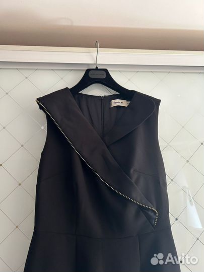 Стильное новое платье