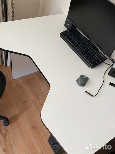Компьютерный стол игровой