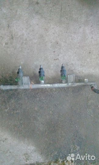 Топливная рампа с форсунками chery amulet