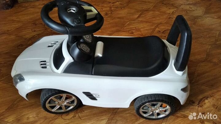 Машинка- каталка Mercedes-Benz
