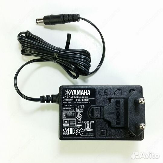 Блок питания синтезатора Yamaha PA-130B 12V 0.7A